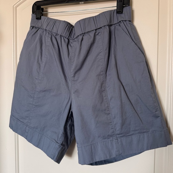 Duluth Trading Company Gray Shorts with elastic stretchy waistband - Picture 2 of 8